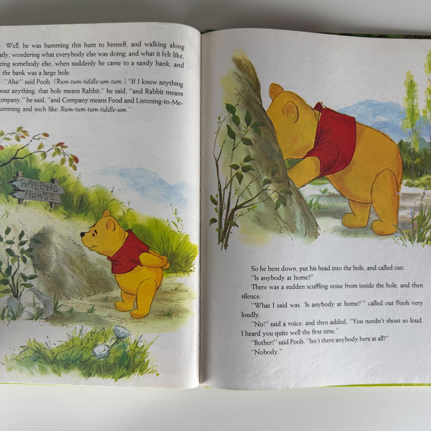 Winnie the Pooh: A Tight Squeeze, 1978 Picture Golden Press Oversized Book Hardcover