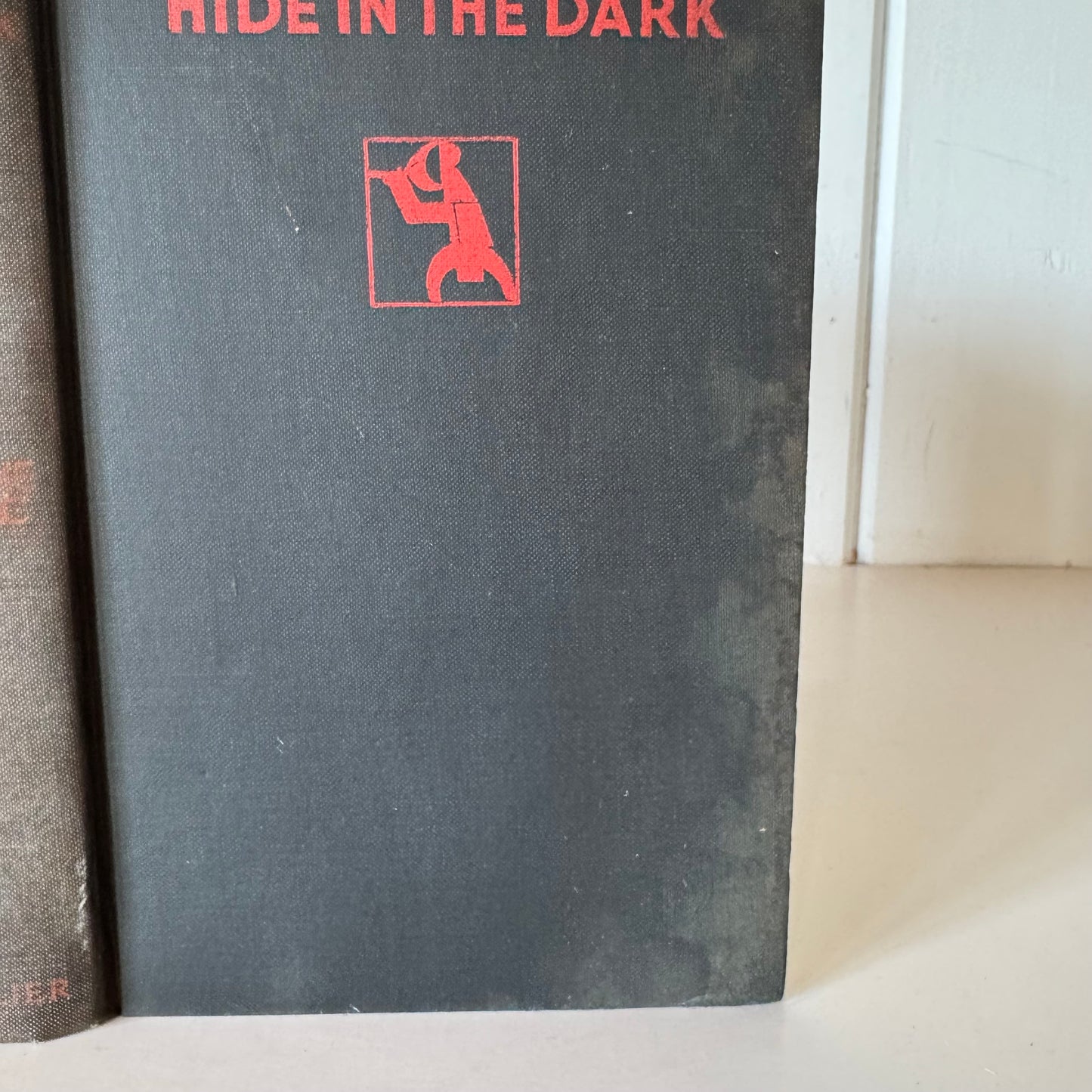 Hide in the Dark, The Crime Club, 1929 Hardcover, Frances Noyes Hart