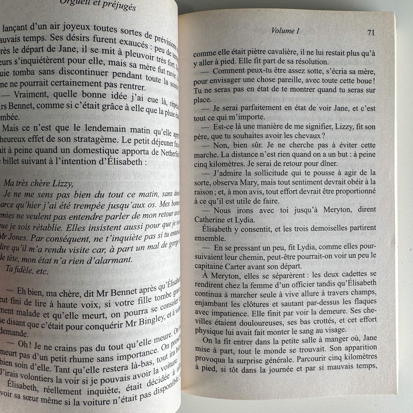 Pride and Prejudice, Jane Austen, Les Classiques de Poche, French Language Paperback 2011