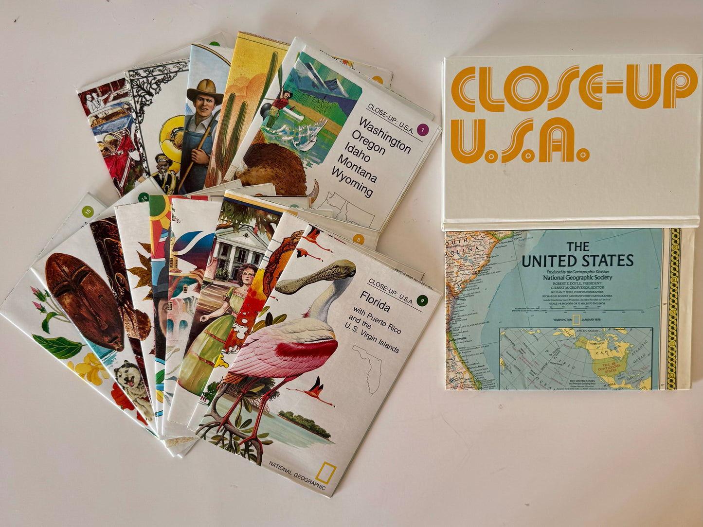 Vintage 1970s Close Up USA National Geographic Maps, Book, Box Set in Case