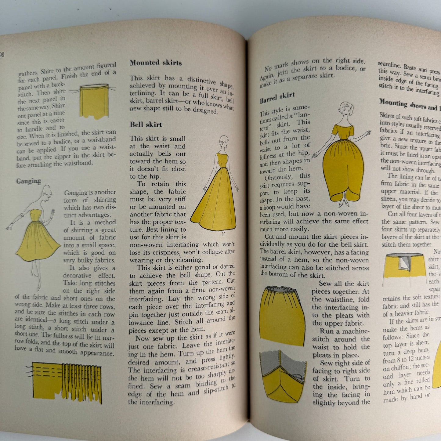 Better Homes and Gardens Sewing Book 1961 Hardcover - Pretty Old Books