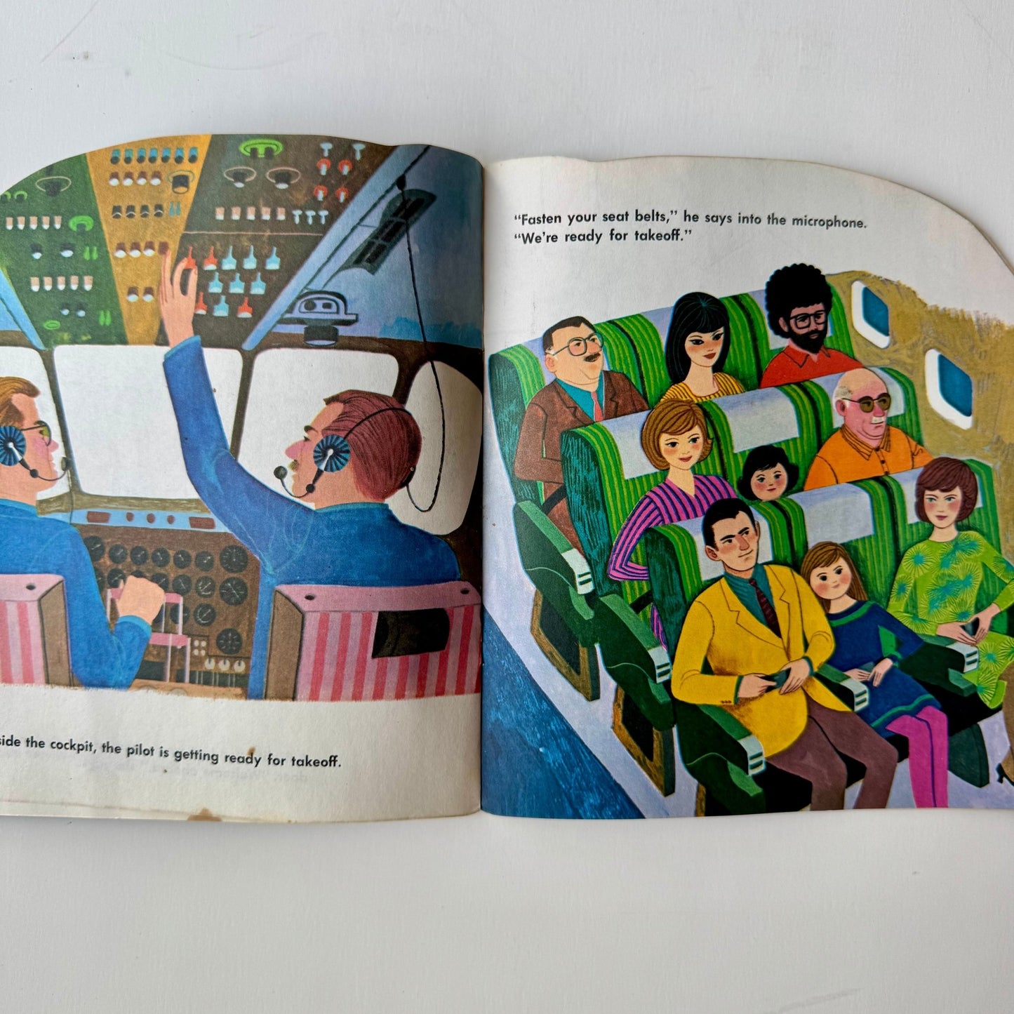 The Airplane Book, A Golden Shape Book, 1982 Softcover - Pretty Old Books