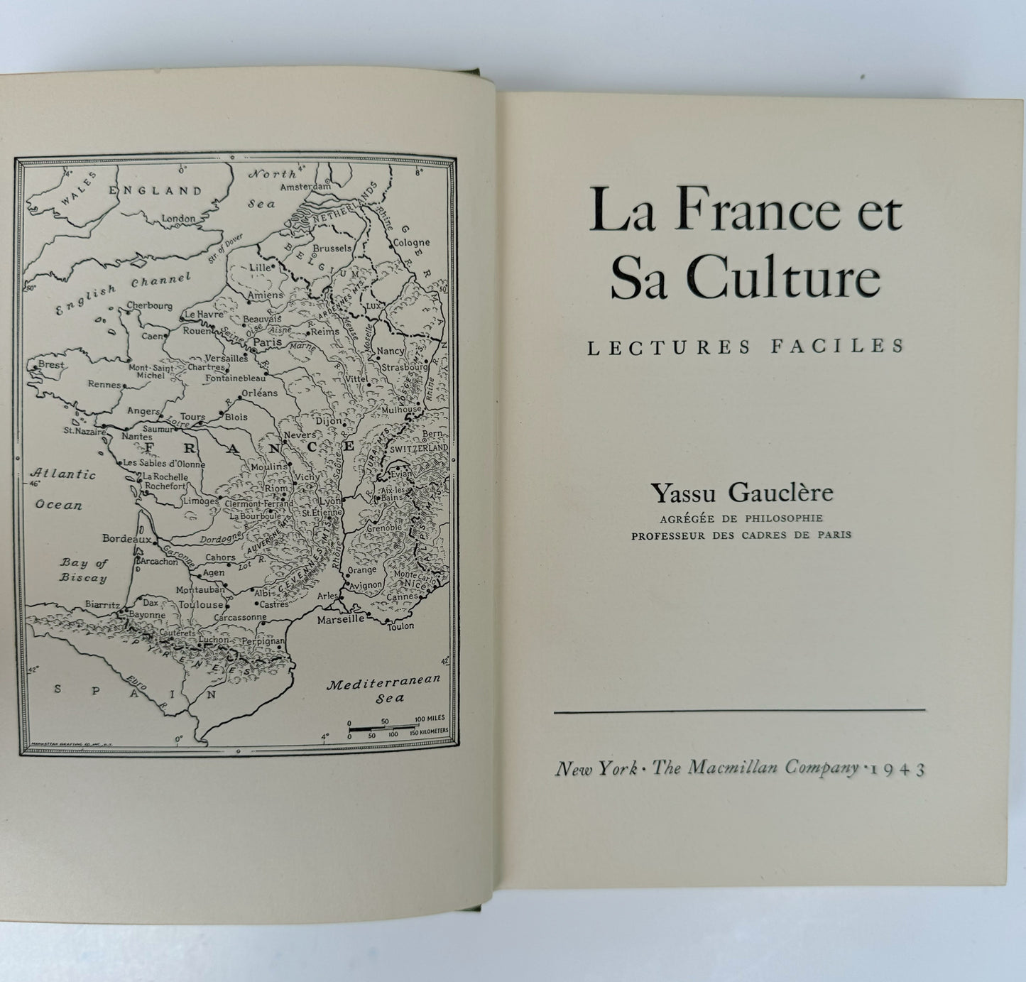 La France et sa Culture, 1943 French Textbook, Green Hardcover