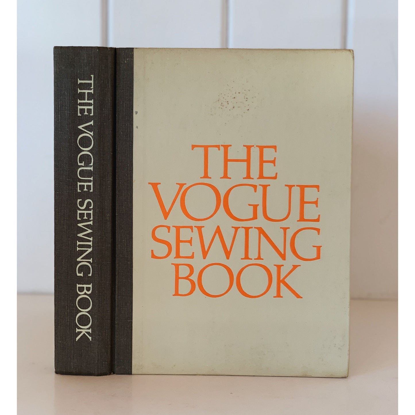 The Vogue Sewing Book, Vintage, 1975 Hardcover with DJ