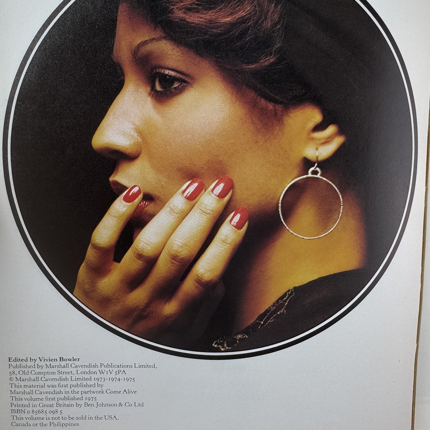 The Complete Beauty Workshop, Golden Hands Books, 1975