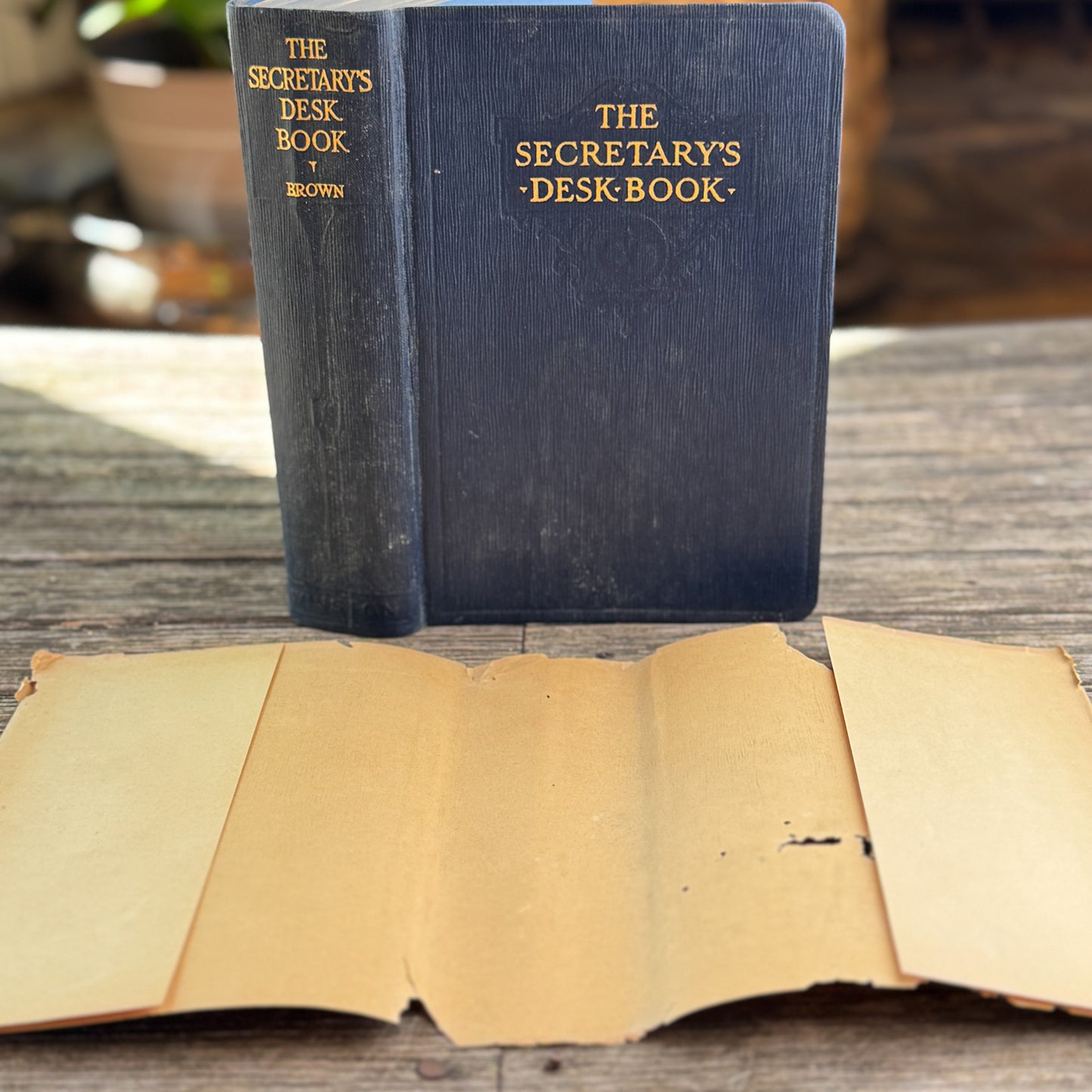 The Secretary's Desk Book, 1935 Reference Book
