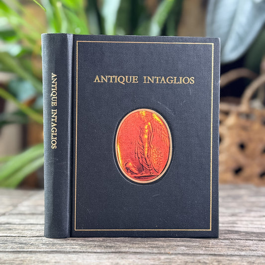 Antique Intaglios in the Hermitage Collection, O. Neverov, 1976, Aurora Art Publishers