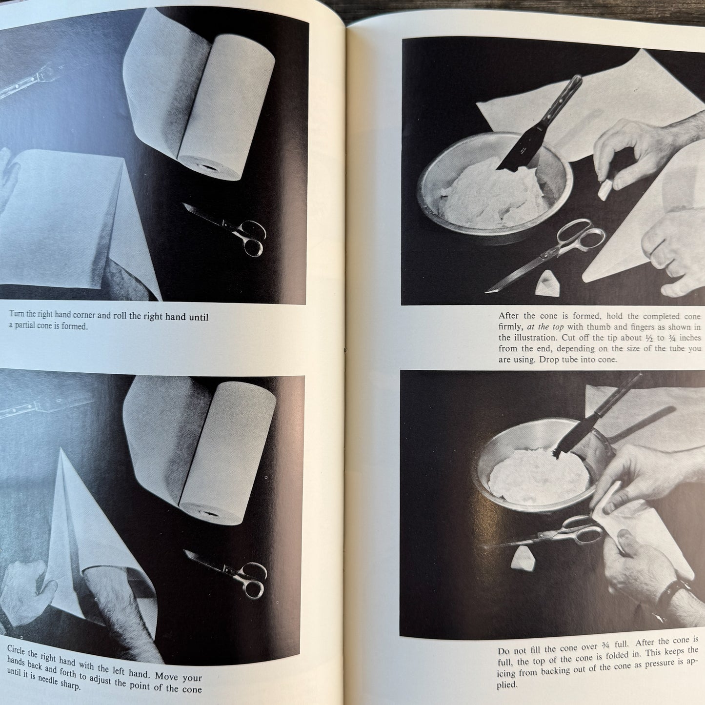 The Homemakers Pictorial Encyclopedia of Modern Cake Decorating by Wilton, 1962