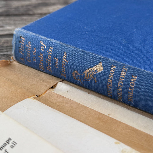 A Field Guide to the Birds of Britain and Europe by Roger Peterson, 1954 Hardcover with Dust Jacket - Pretty Old Books