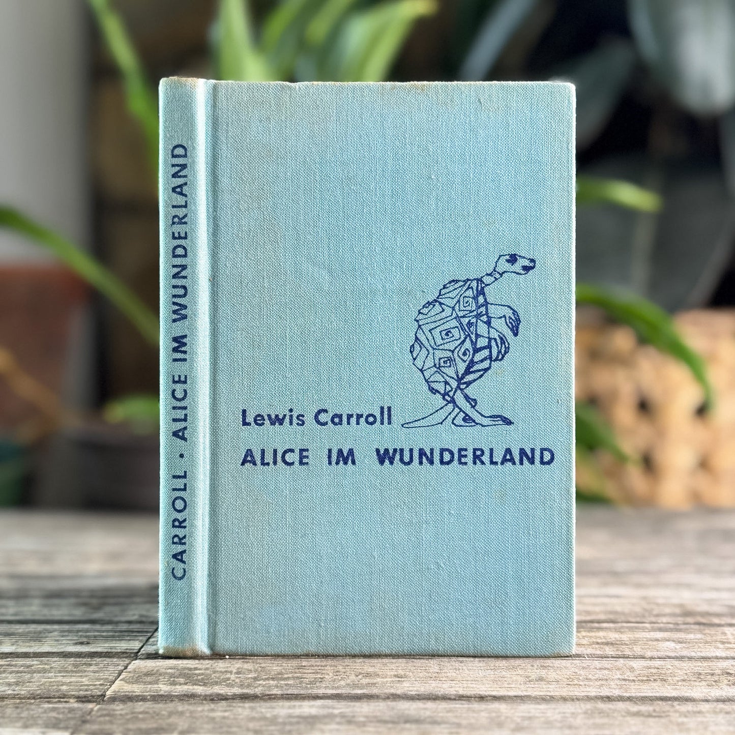 Alice im Wunderland, Lewis Carroll, German Edition, circa 1970 - Pretty Old Books