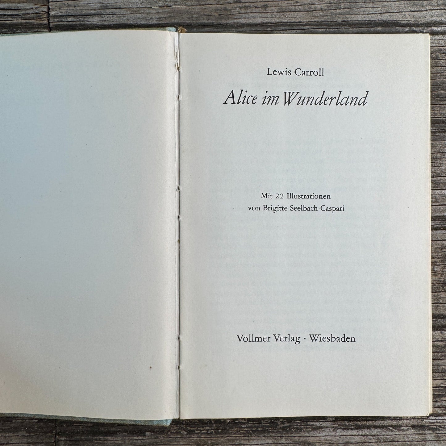 Alice im Wunderland, Lewis Carroll, German Edition, circa 1970 - Pretty Old Books