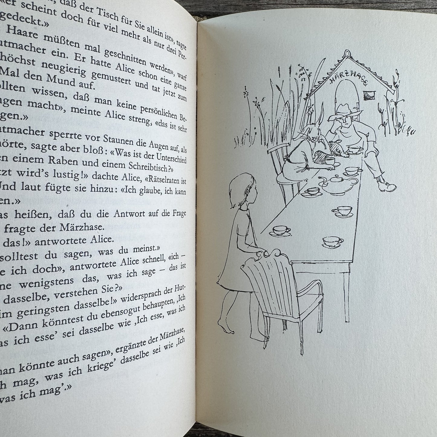 Alice im Wunderland, Lewis Carroll, German Edition, circa 1970 - Pretty Old Books