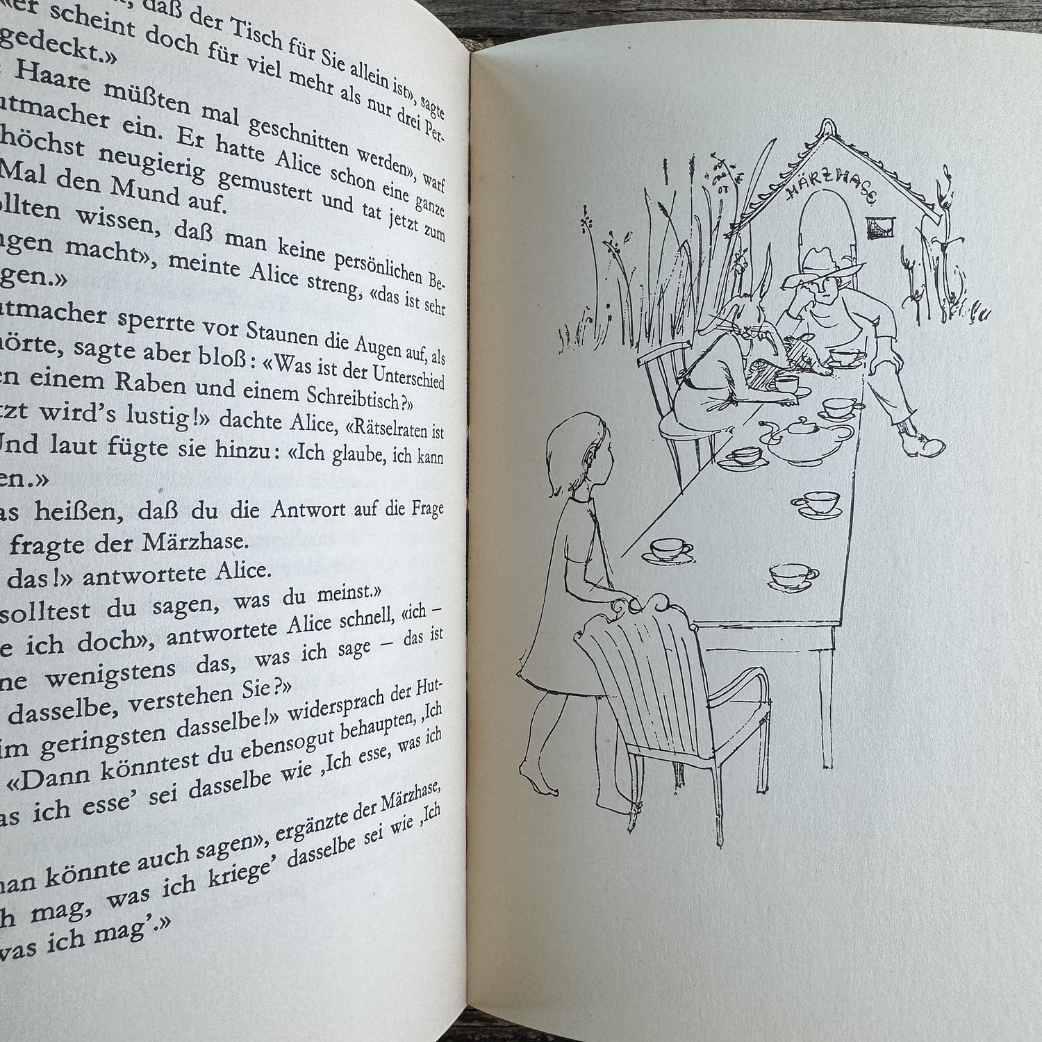 Alice im Wunderland, Lewis Carroll, German Edition, circa 1970 - Pretty Old Books