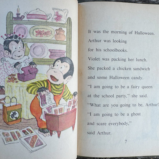 Arthur’s Halloween Costume by Lillian Hoban, 1984 - Pretty Old Books