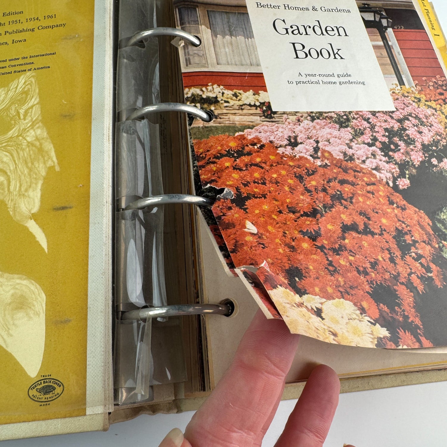 Better Homes and Gardens New Garden Book, 1961 Binder Book - Pretty Old Books
