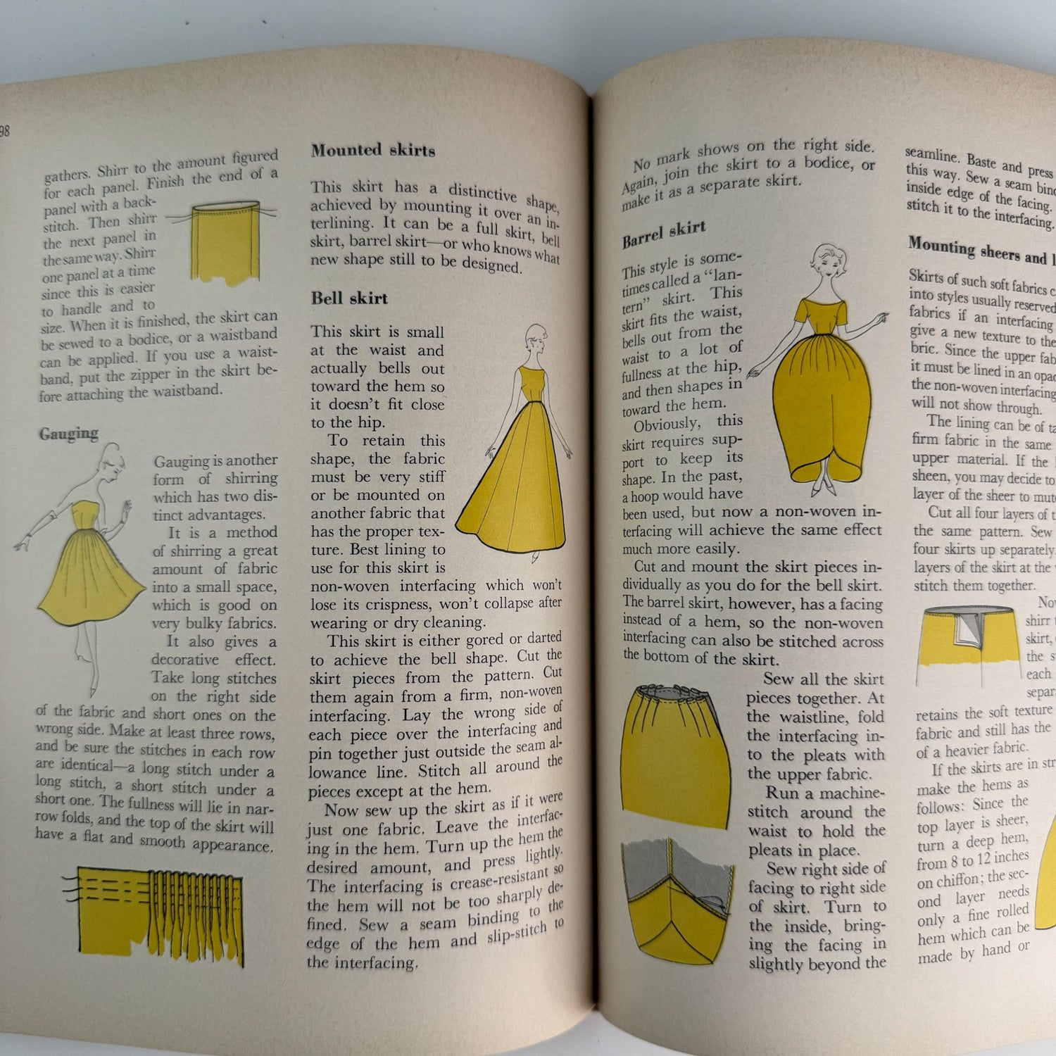 Better Homes and Gardens Sewing Book 1961 Hardcover - Pretty Old Books