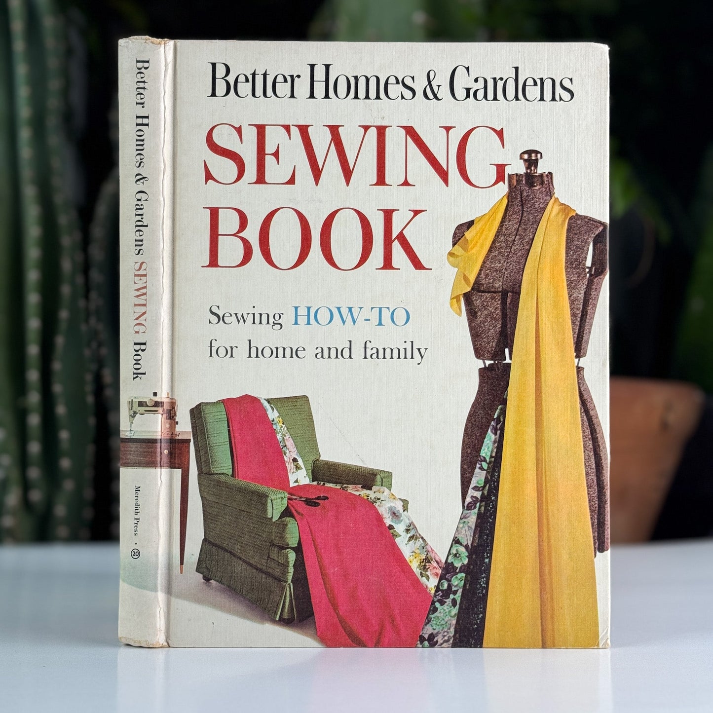 Better Homes and Gardens Sewing Book 1961 Hardcover - Pretty Old Books