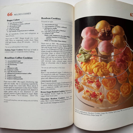 Betty Crocker's Cookie Book 1981 Softcover - Pretty Old Books