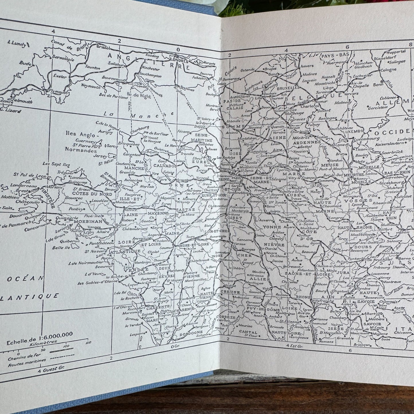 Collins' French Phrase Book, 1963 Pocket - Sized Vintage Hardcover - Pretty Old Books