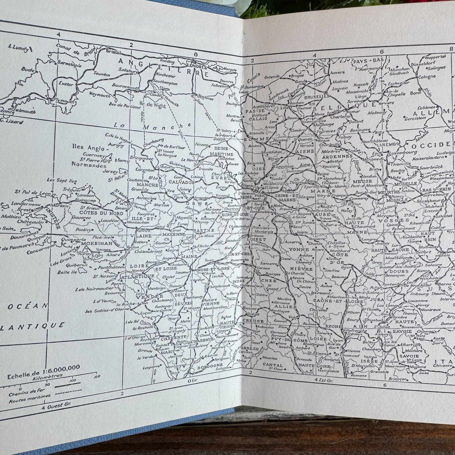 Collins' French Phrase Book, 1963 Pocket - Sized Vintage Hardcover - Pretty Old Books