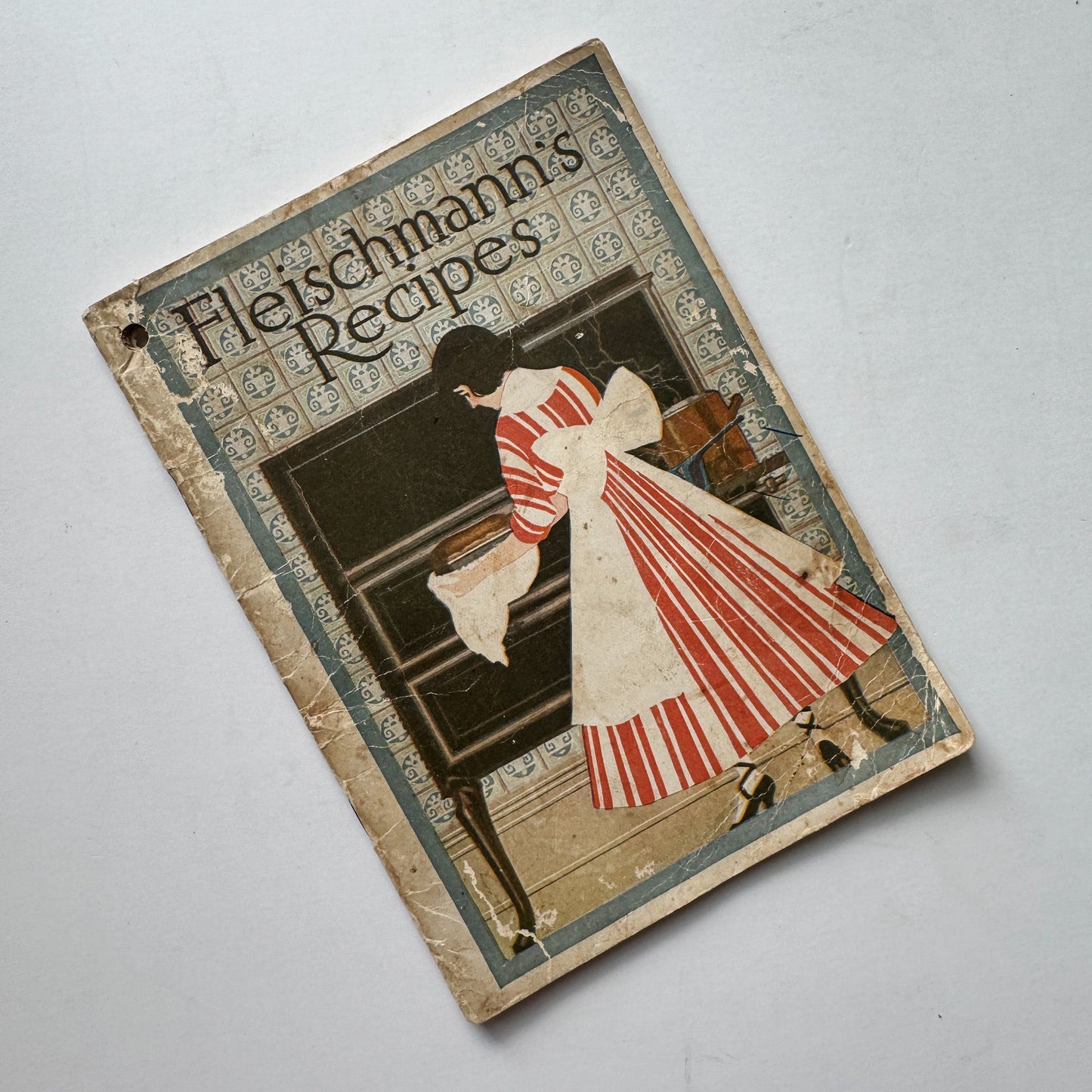 Fleischmann's Recipes for Baking Raised Breads, 1916 Cook Book - Pretty Old Books