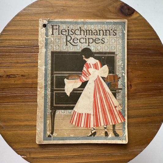 Fleischmann's Recipes for Baking Raised Breads, 1916 Cook Book - Pretty Old Books