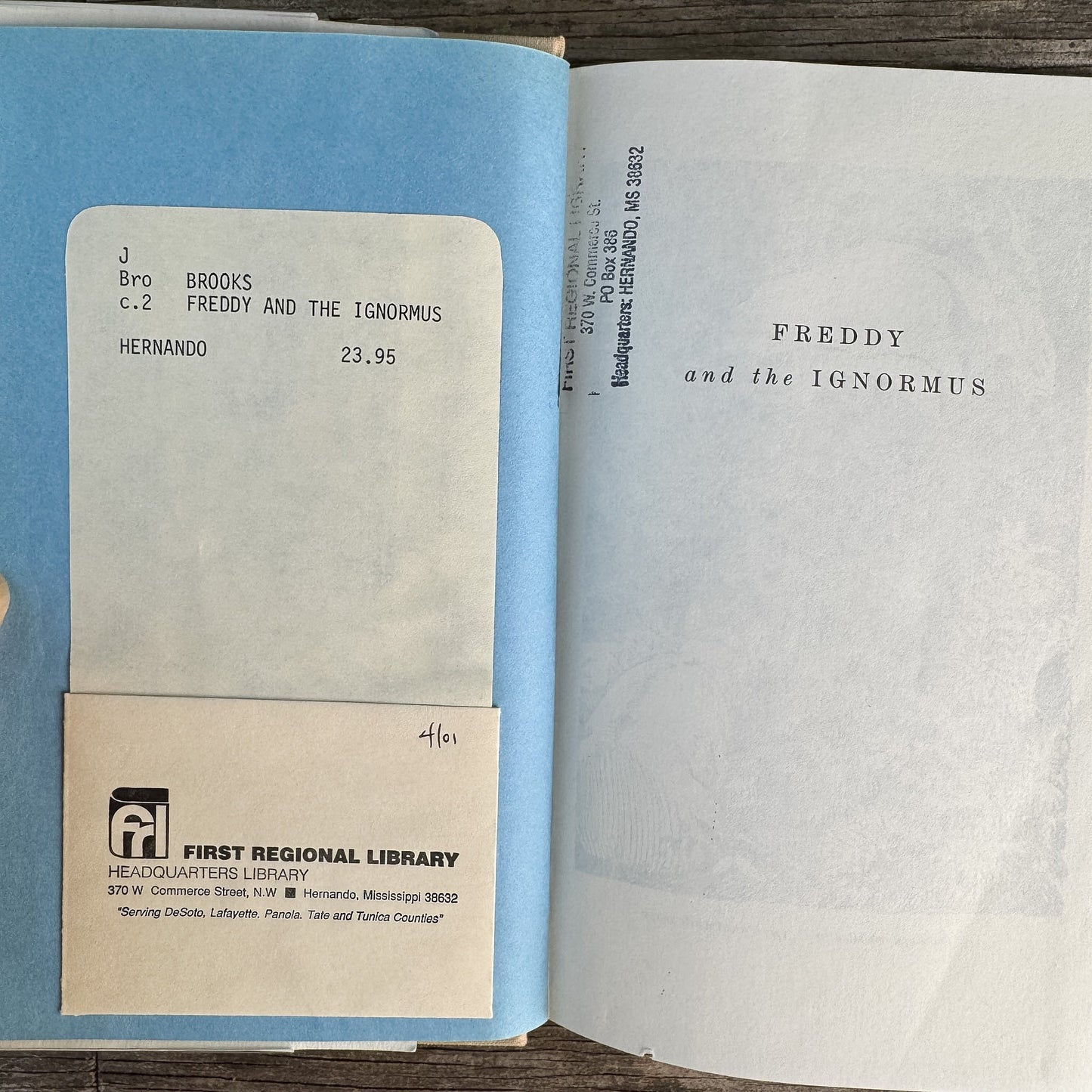 Freddy and the Ignormus, Walter R. Brooks, 1998 Overlook Press Edition - Pretty Old Books