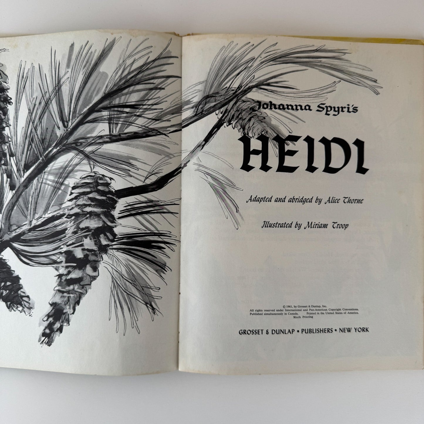 Heidi, Johanna Spyri, 1961 Abridged Picture Book Edition - Pretty Old Books