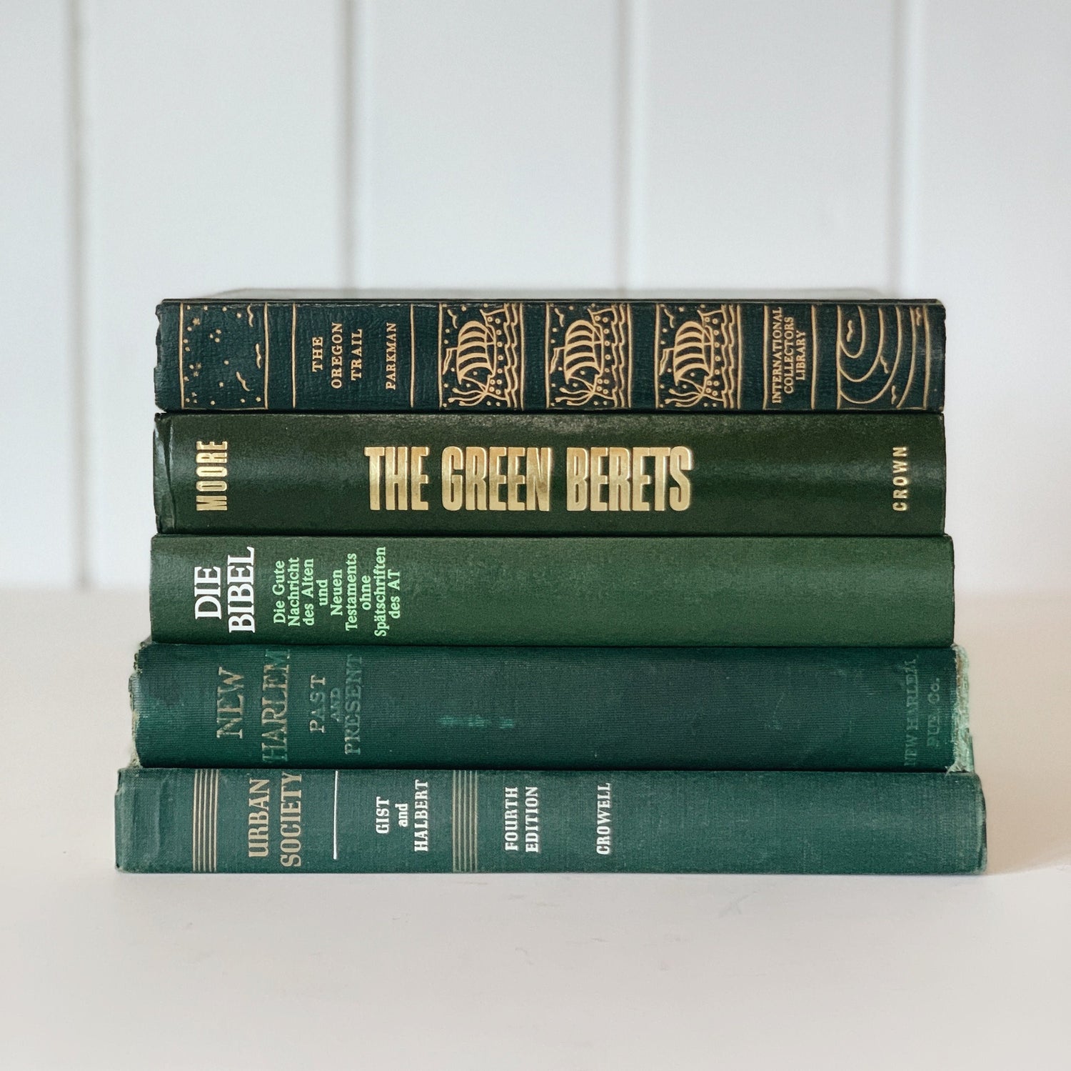 Vintage Dark Green Vintage Book Set for Shelf Styling, Dark Hunter Green Book Bundle
