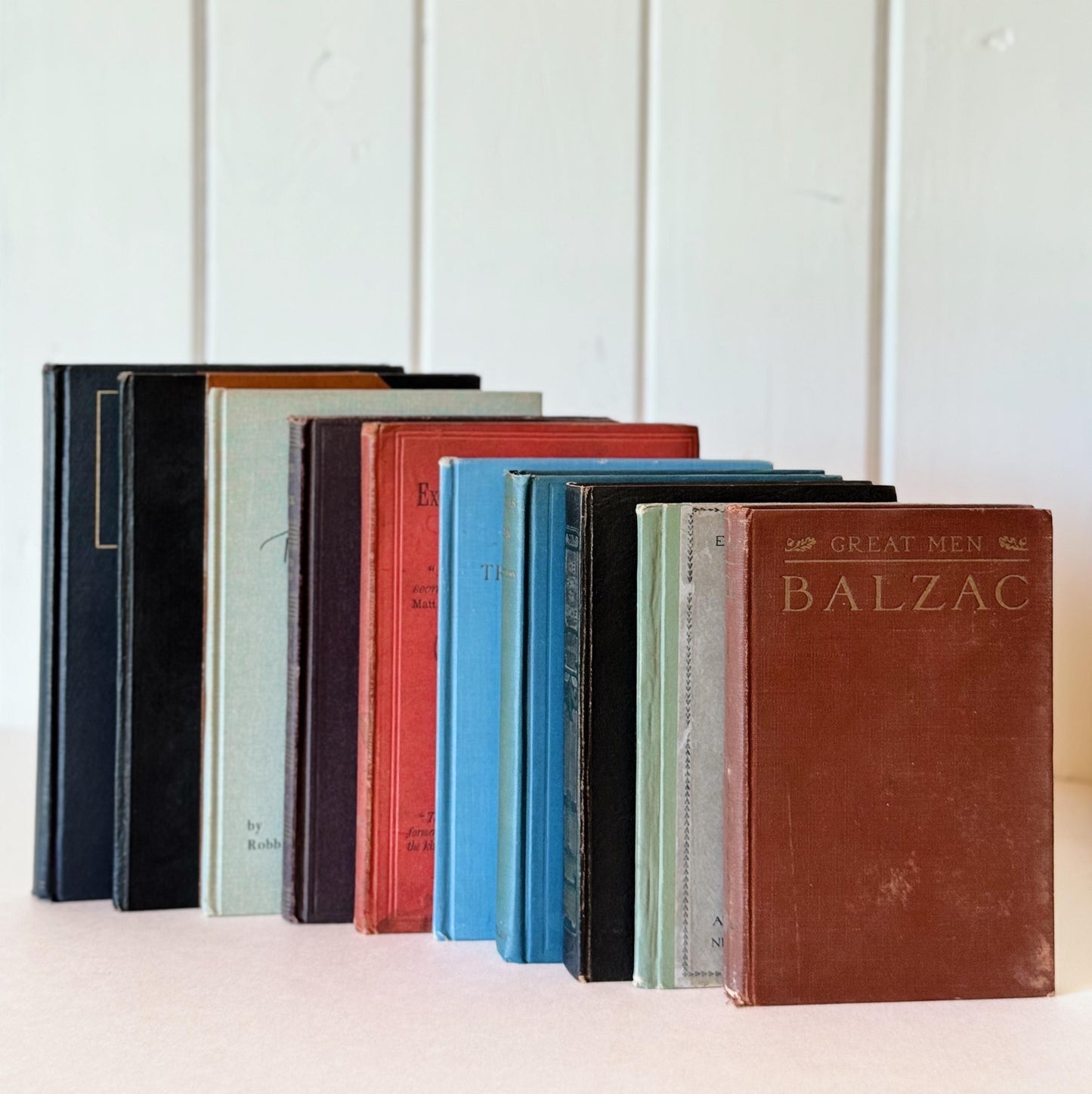 Antique Shabby Book Bundle for Shelf Styling, Minimalist Books No Lettering