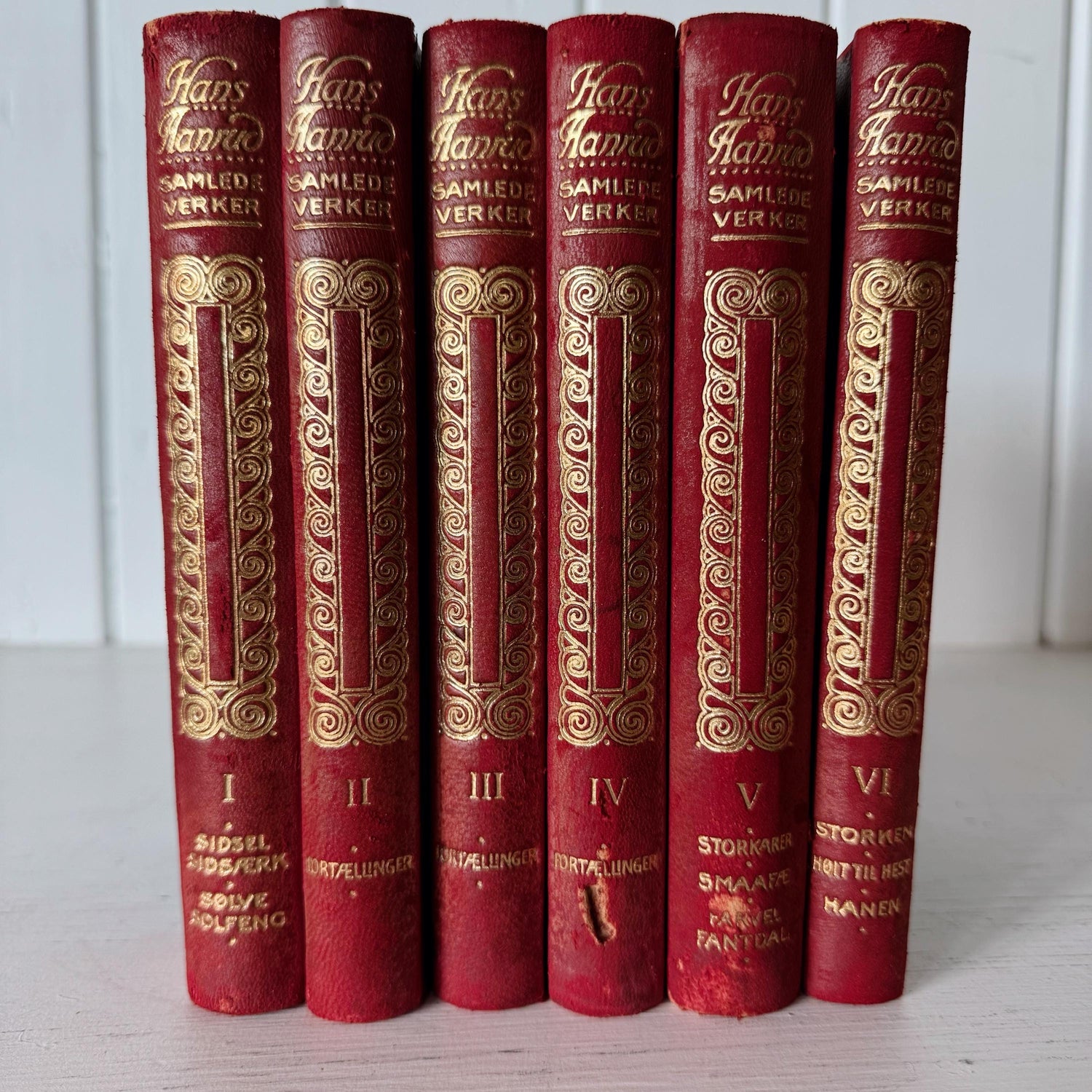 Antique Red and Gold Ornate Norwegian Leather Bound Book Set from 1910s, Collected Works of Hans Aanrud