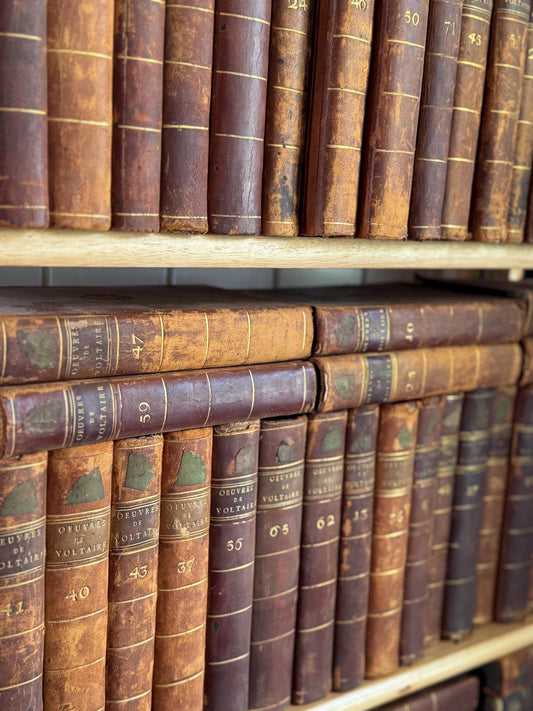 Antique French Leather-Bound Voltaire Complete 71-Volume Set, 1784–1804 71‑Volume Œuvres Complètes de Voltaire