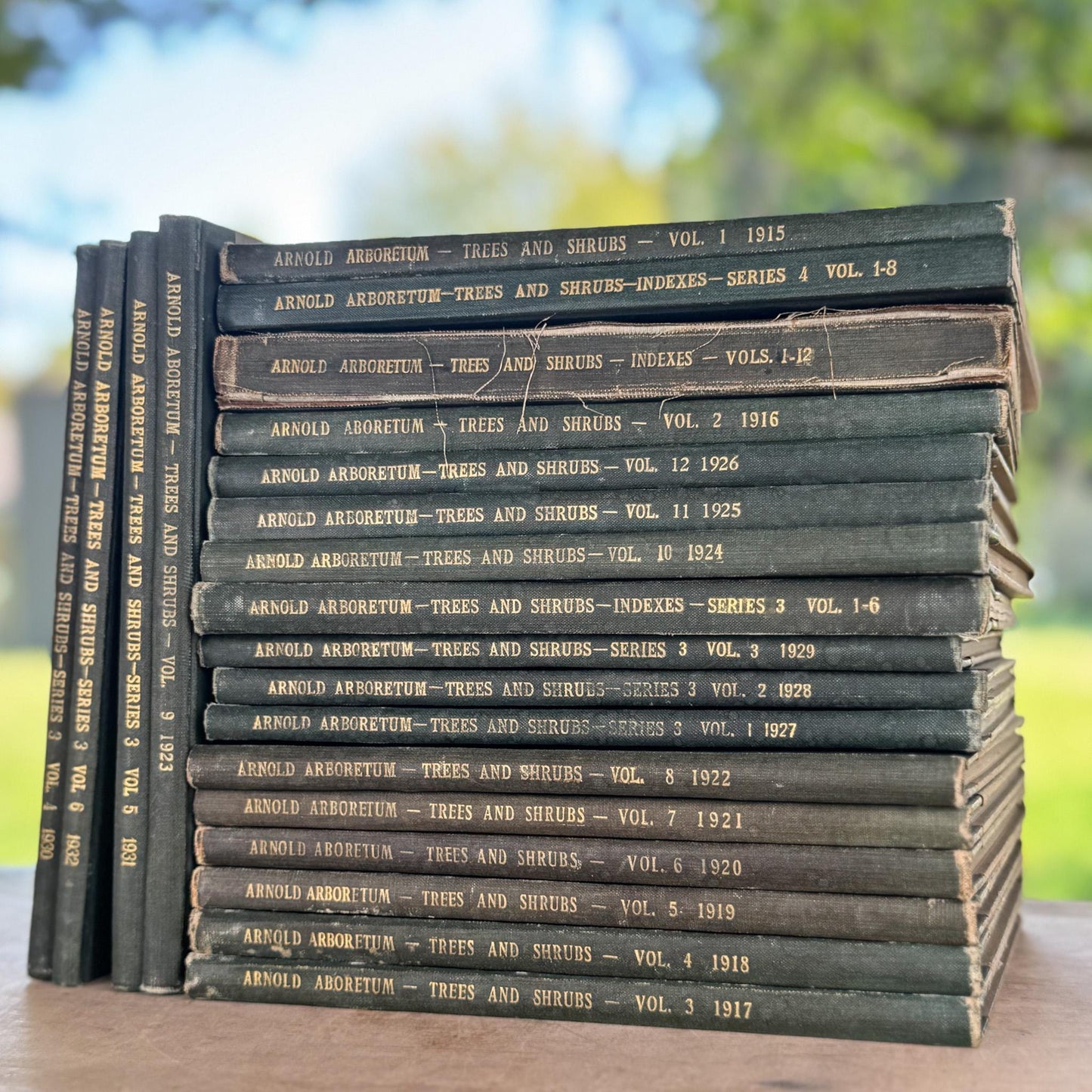 Arnold Arboretum, Harvard University 21 volumes
