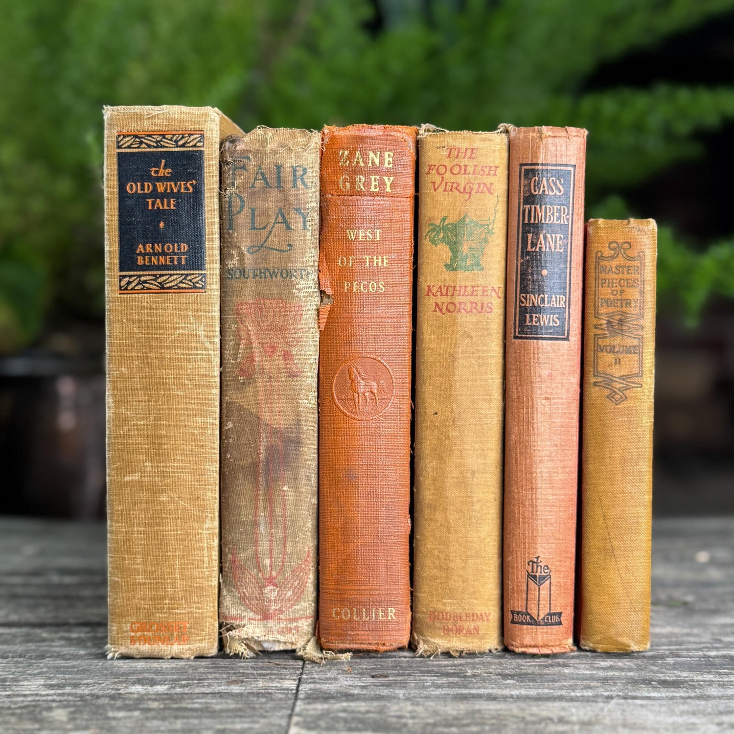 Antique Shabby Earth-Toned Orange Red, Rust, and Beige Boo Bundle