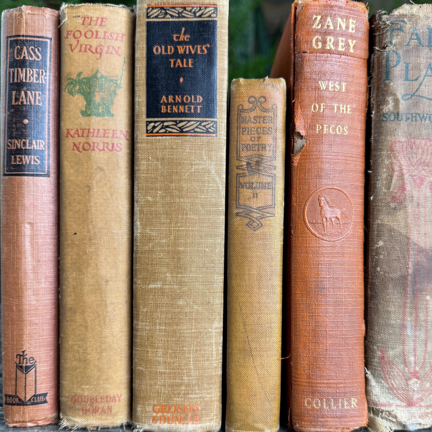 Antique Shabby Earth-Toned Orange Red, Rust, and Beige Boo Bundle