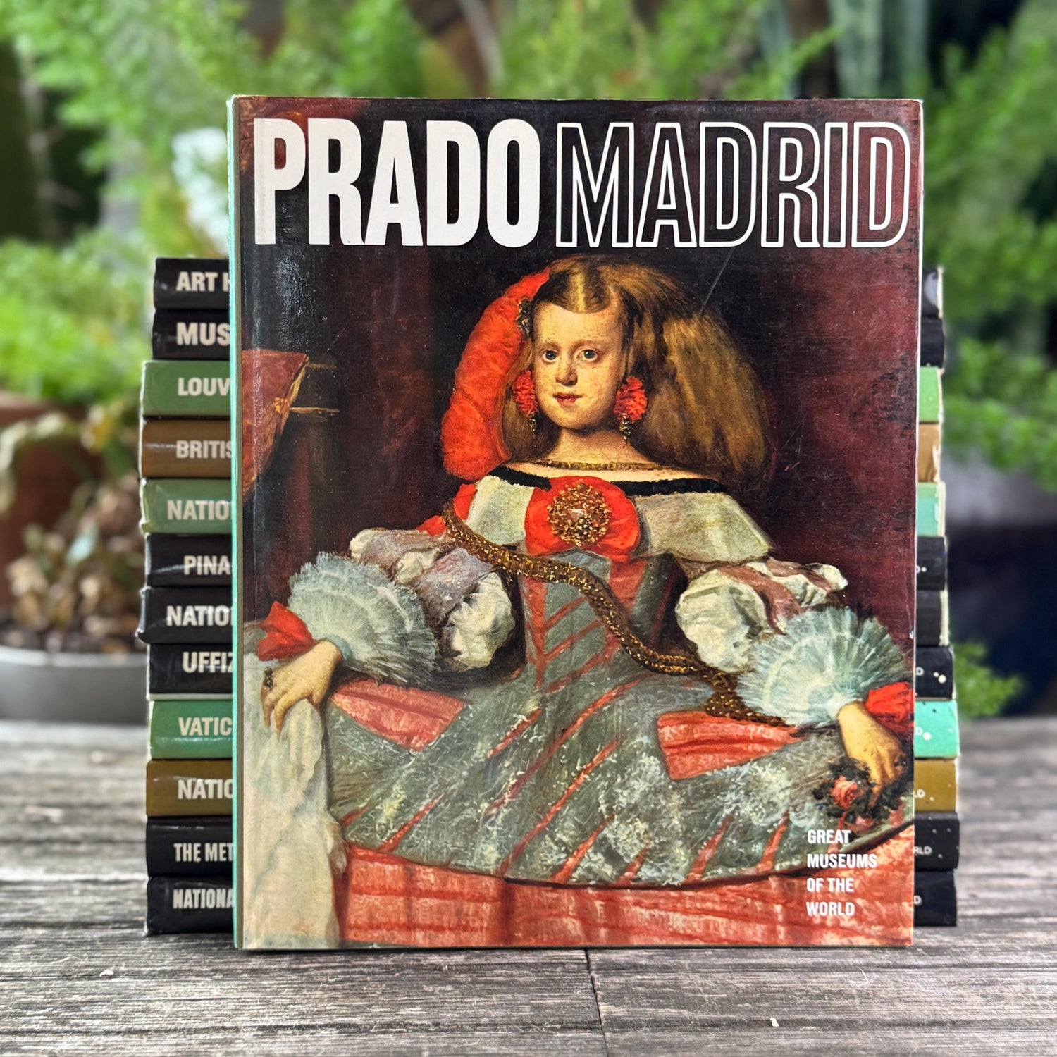 Great Museums of the World Coffee Table Book Set in Olive Green