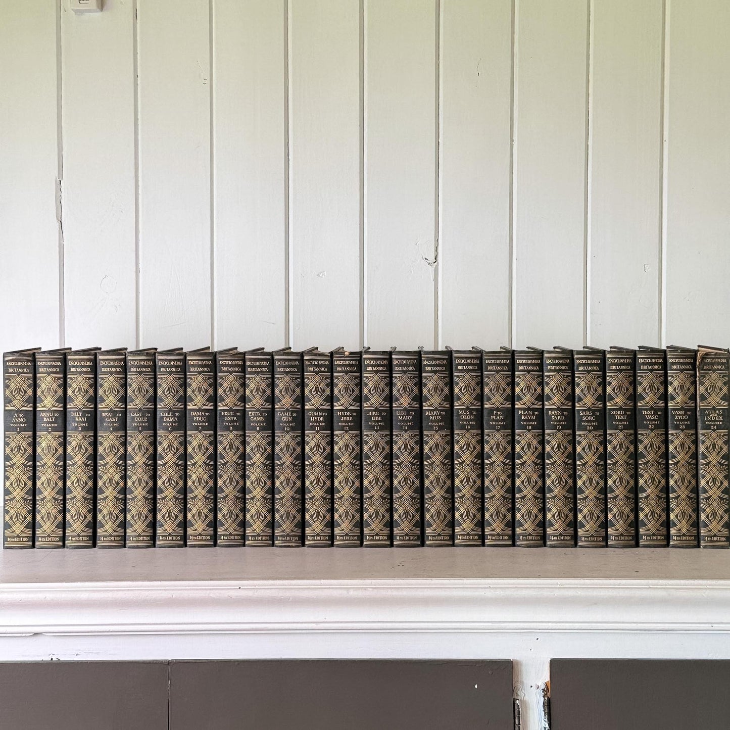 1932 Encyclopedia Britannica, 14th Edition, 1932, Complete Set, Large Blue and Gold Book Set