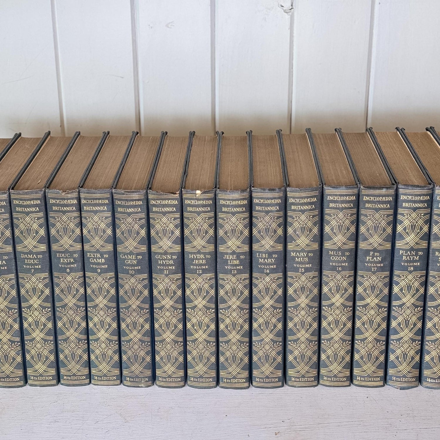 1932 Encyclopedia Britannica, 14th Edition, 1932, Complete Set, Large Blue and Gold Book Set