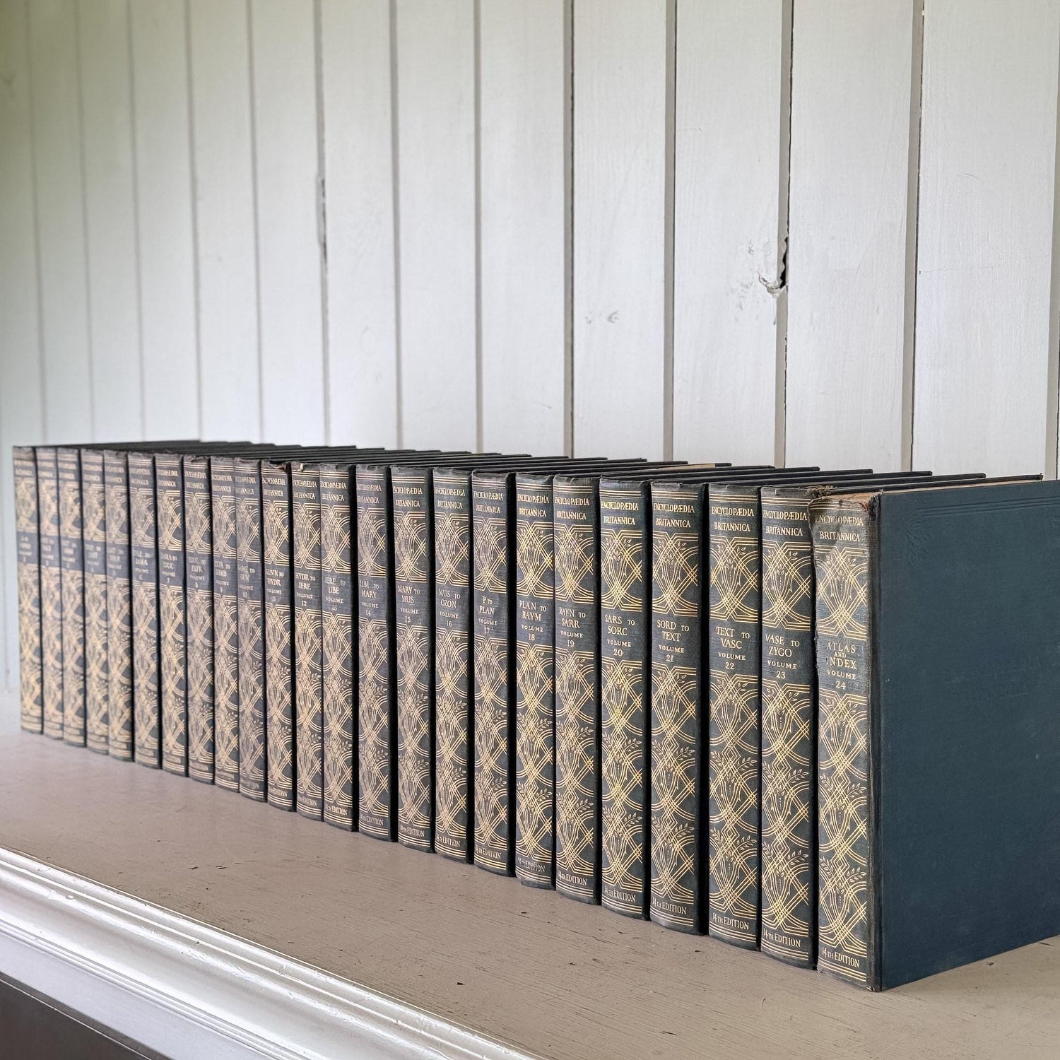 1932 Encyclopedia Britannica, 14th Edition, 1932, Complete Set, Large Blue and Gold Book Set