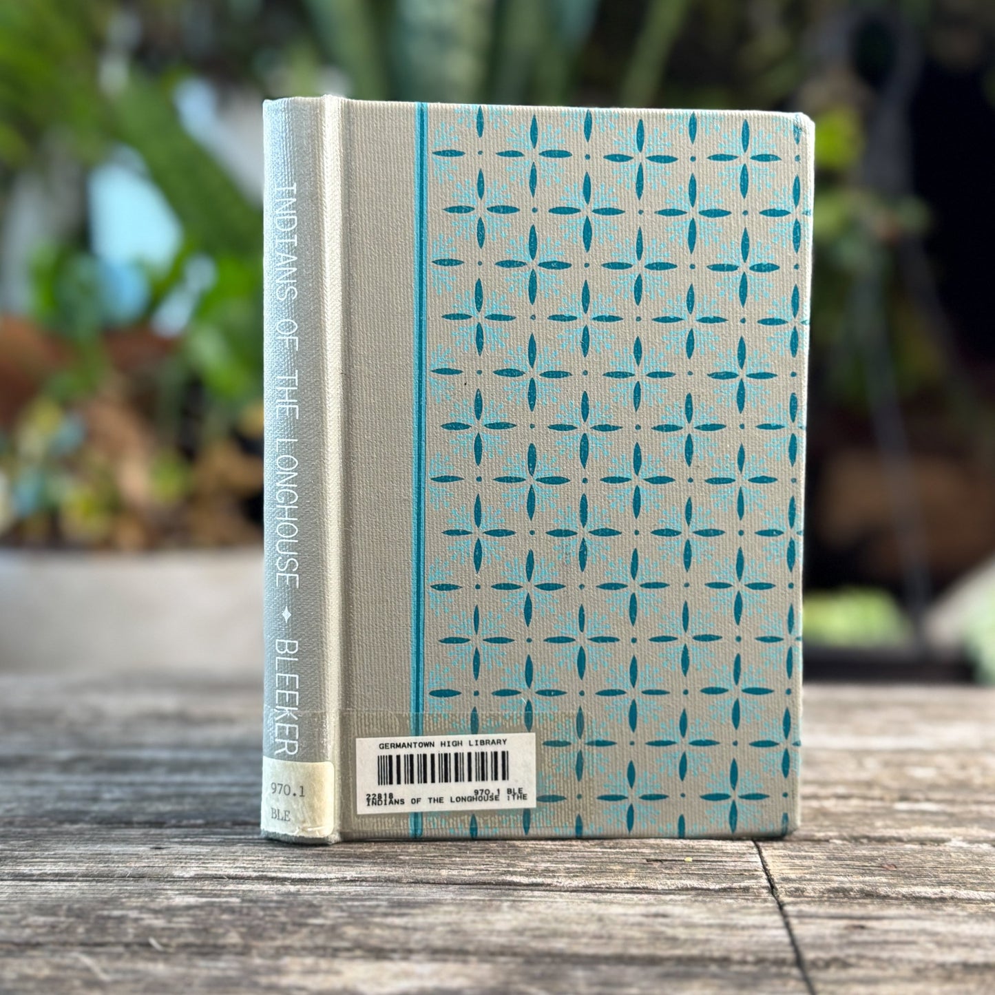 Indians of the Longhouse: The Story of the Iroquois, Sonia Bleeker, 1958 - Pretty Old Books