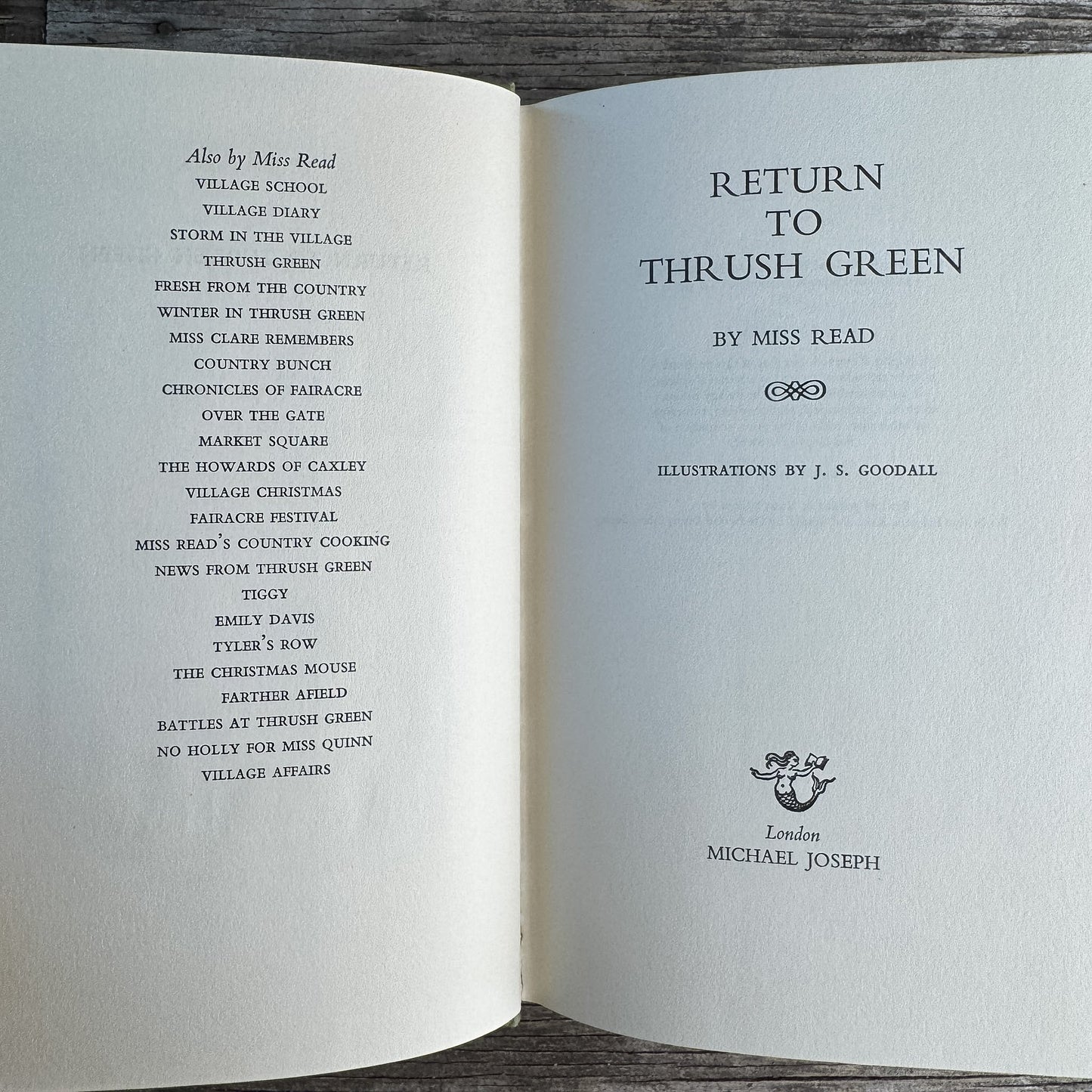 Return to Thrush Green, Miss Read, 1978, First Edition, British - Pretty Old Books