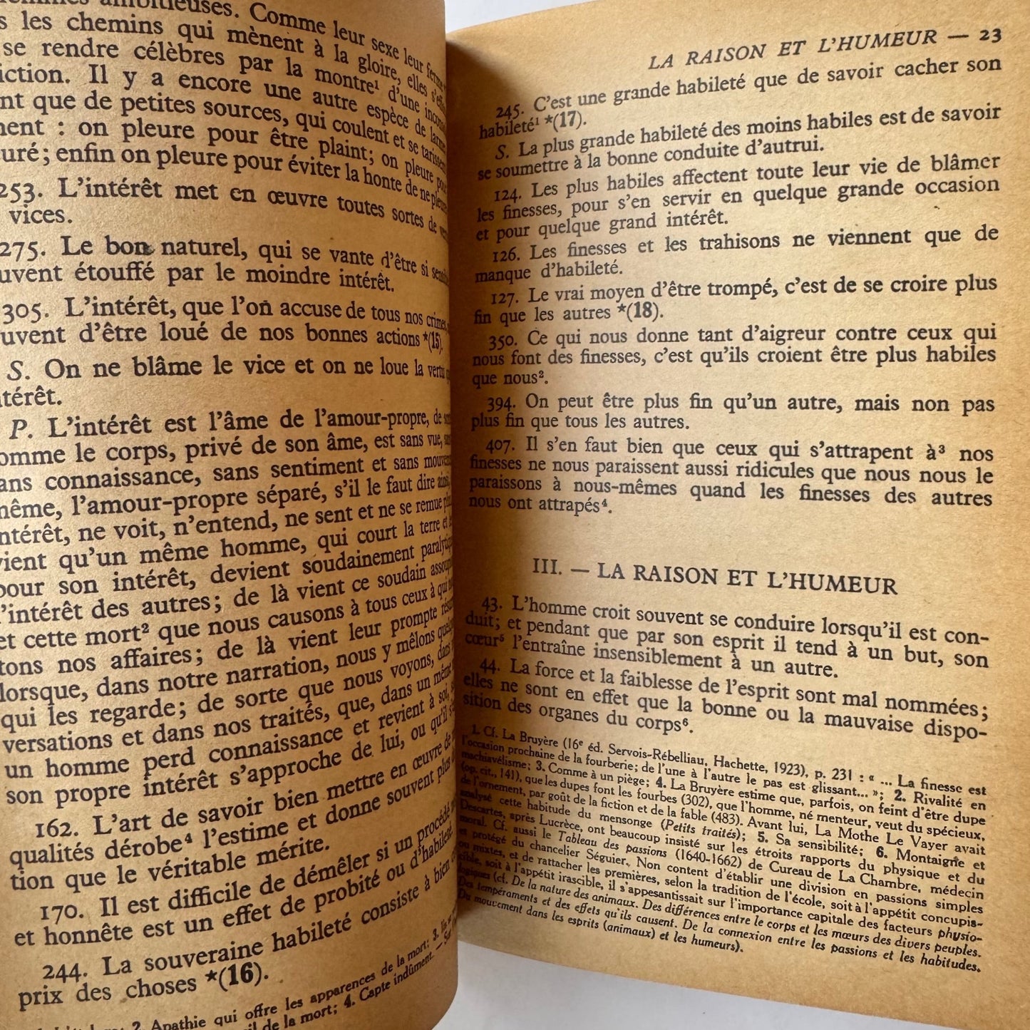 Set of 2 Vintage French Classic Softcovers, La Rochefoucauld and Saint Simon Memoires I - Pretty Old Books