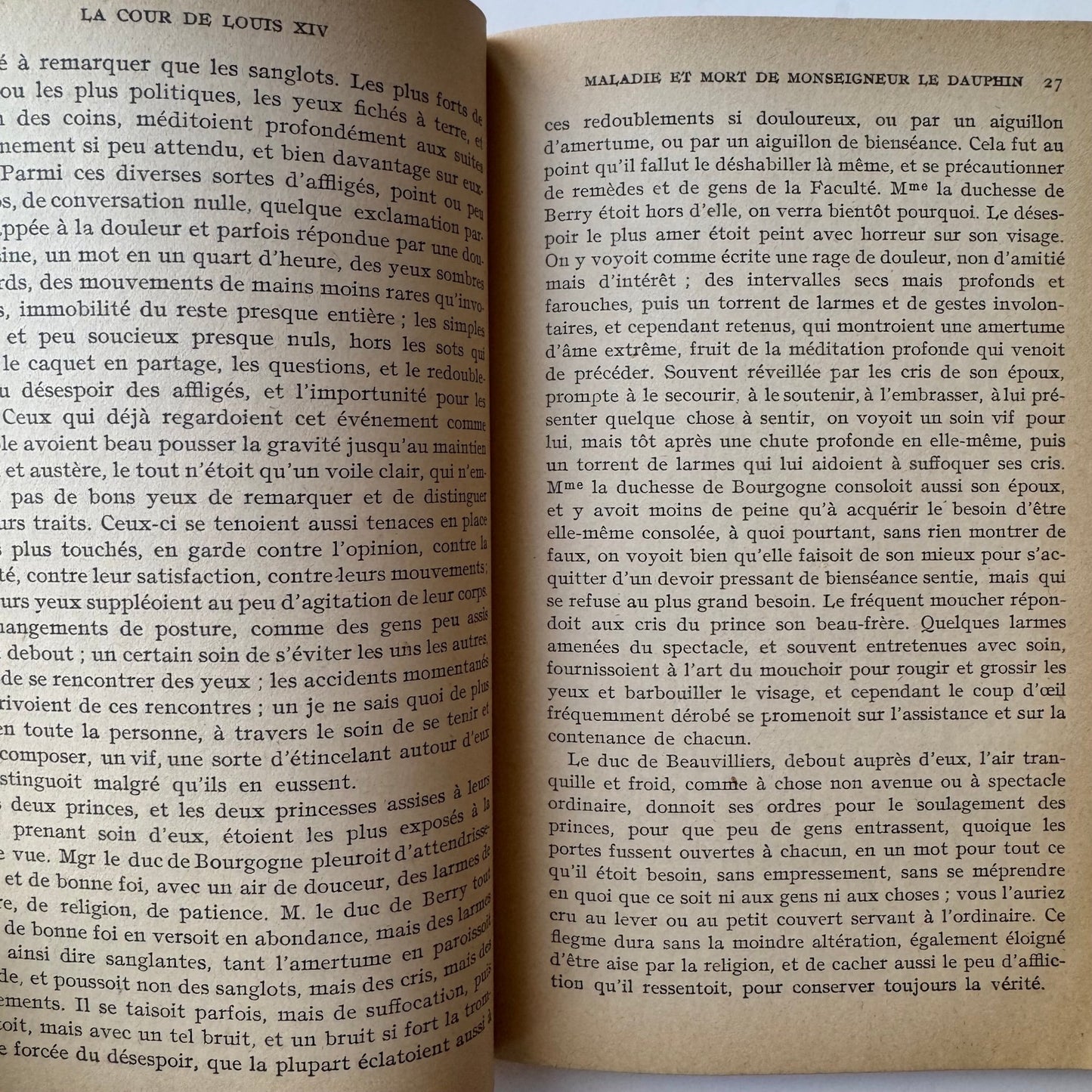 Set of 2 Vintage French Classic Softcovers, La Rochefoucauld and Saint Simon Memoires I - Pretty Old Books