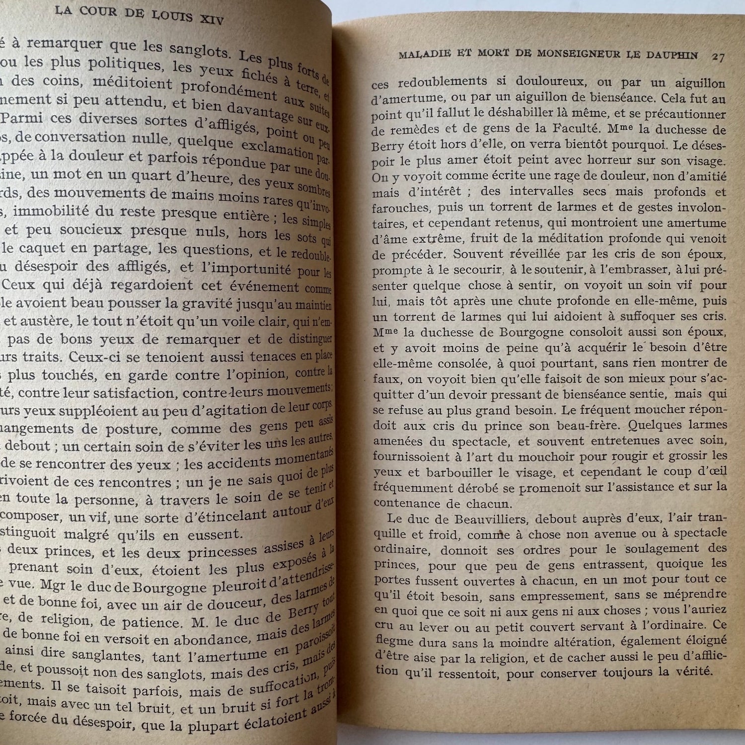 Set of 2 Vintage French Classic Softcovers, La Rochefoucauld and Saint Simon Memoires I - Pretty Old Books