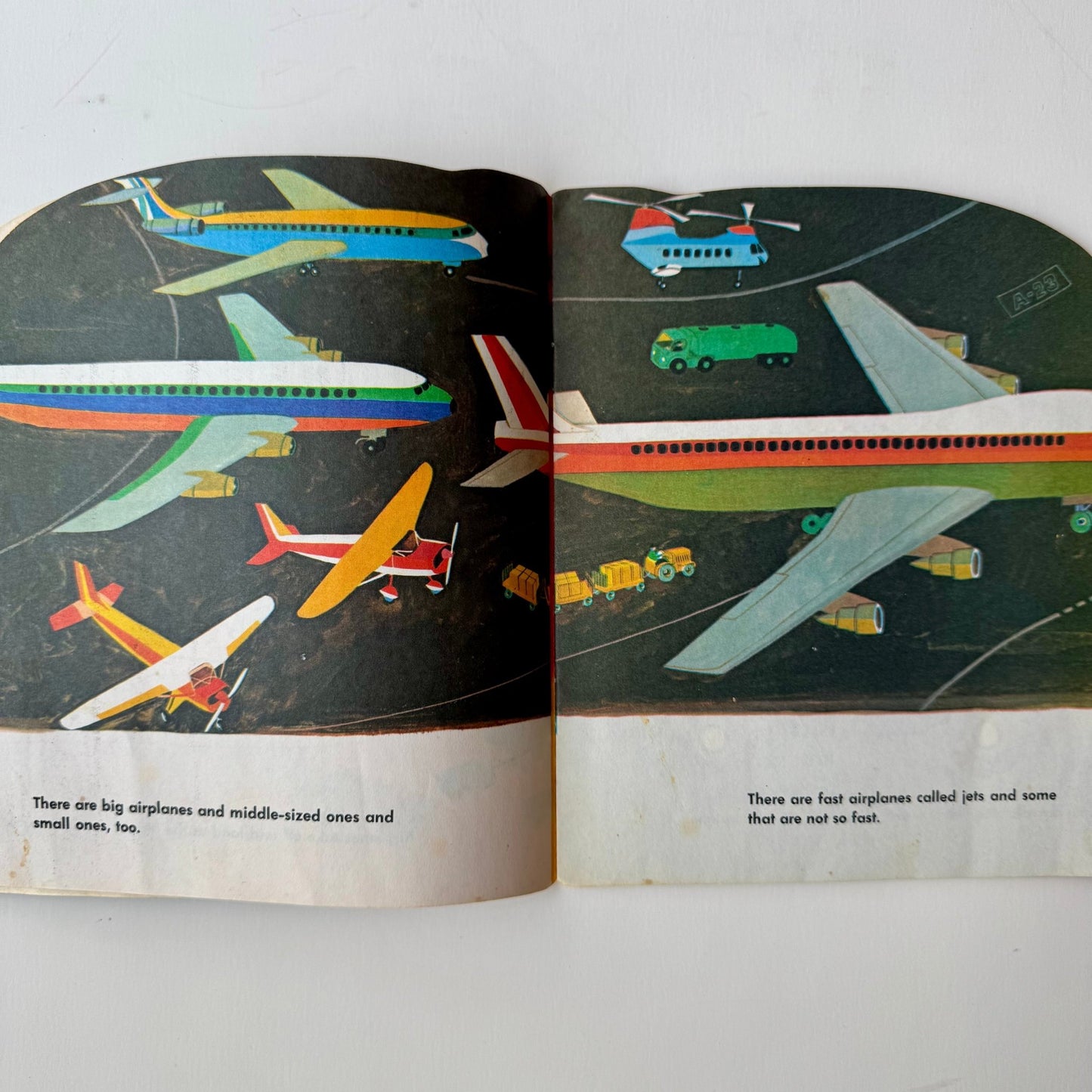 The Airplane Book, A Golden Shape Book, 1982 Softcover - Pretty Old Books