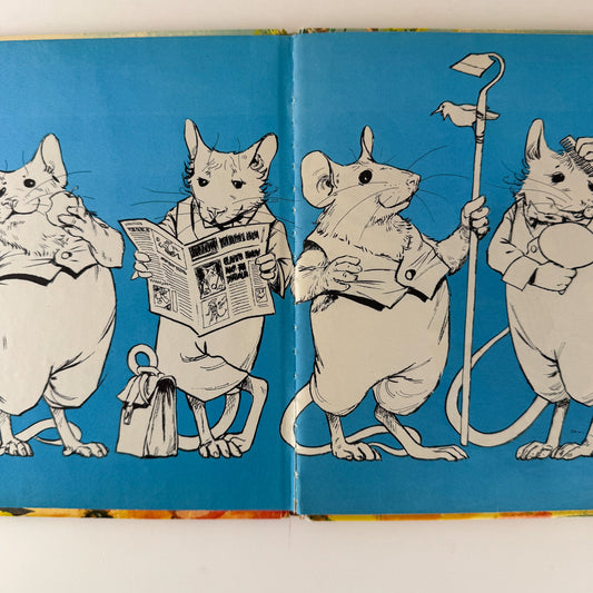 The Country Mouse and The Town Mouse, Whitman Scratch and Sniff, 1972 - Pretty Old Books