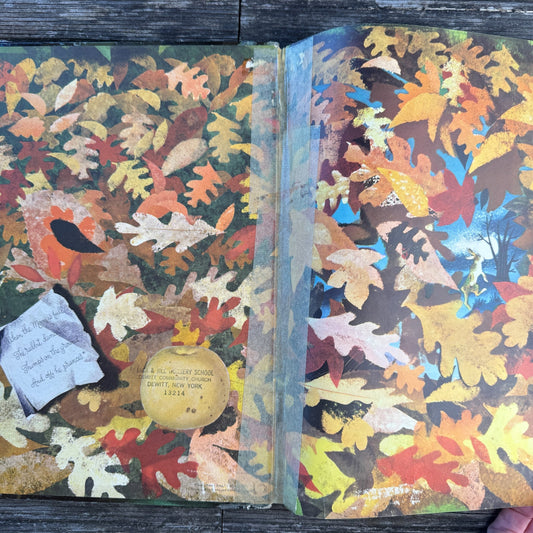 The Golden Bunny by Margaret Wise Brown, illustrated by Leonard Weisgard (1953) - Pretty Old Books