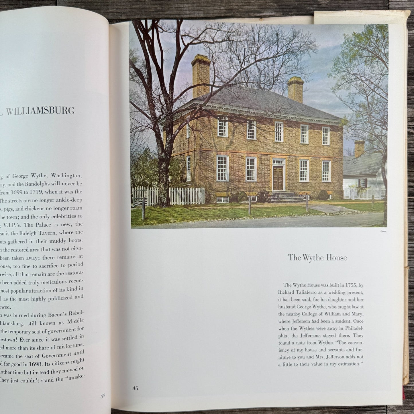 The Golden Treasury of Early American Houses, First Edition, Richard Pratt, 1967 - Pretty Old Books