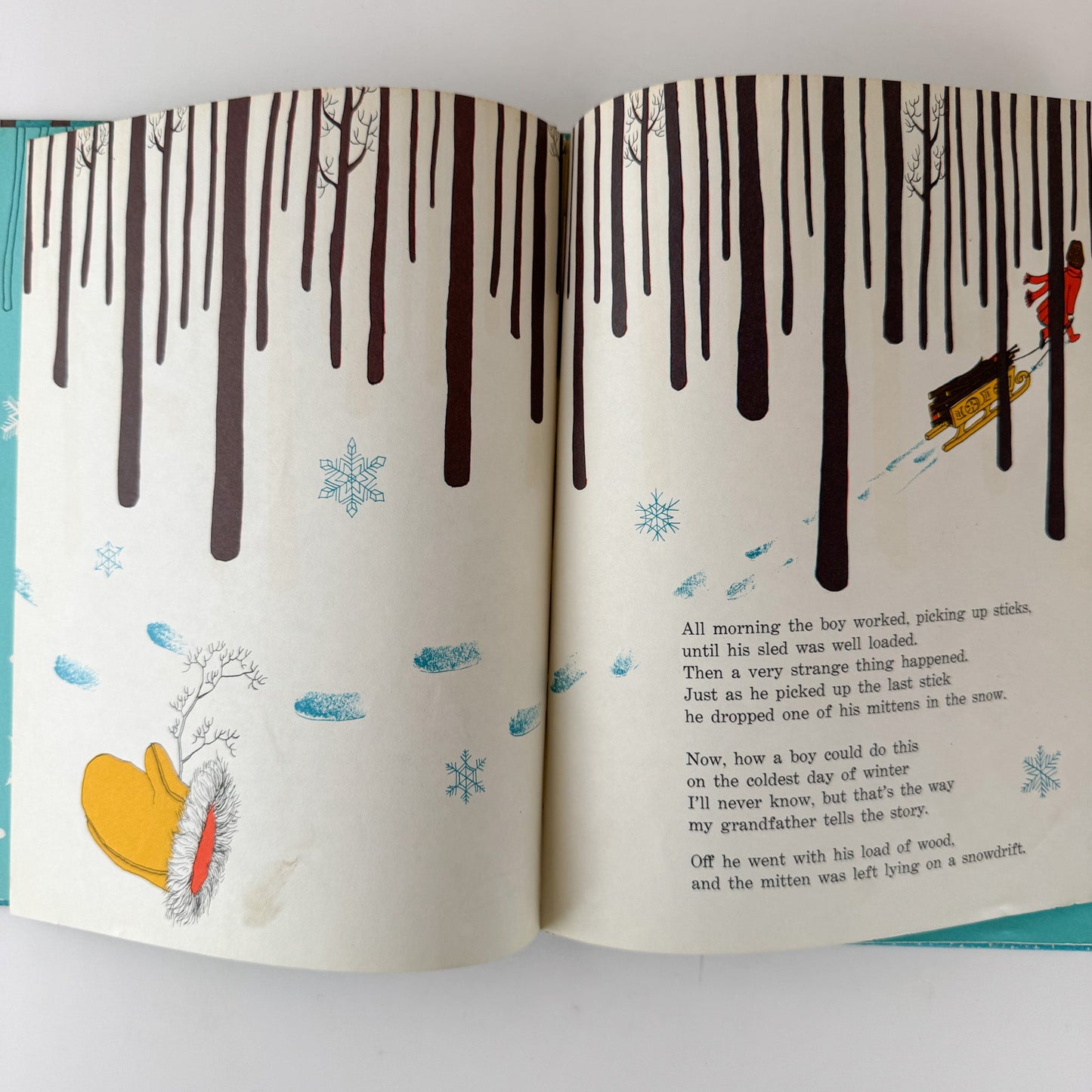 The Mitten, An Old Ukranian Folktale, Weekly Reader 1964 Hardcover - Pretty Old Books