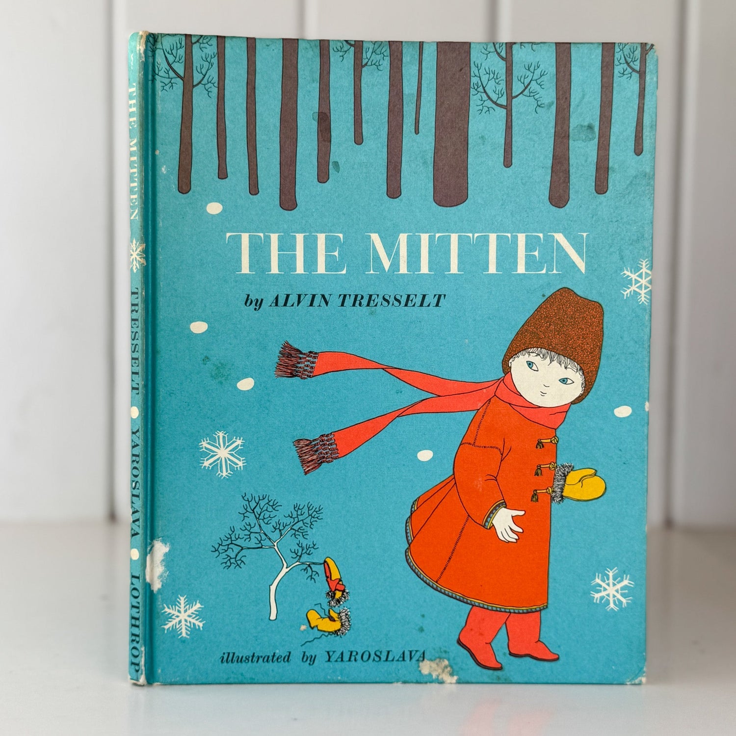 The Mitten, An Old Ukranian Folktale, Weekly Reader 1964 Hardcover - Pretty Old Books